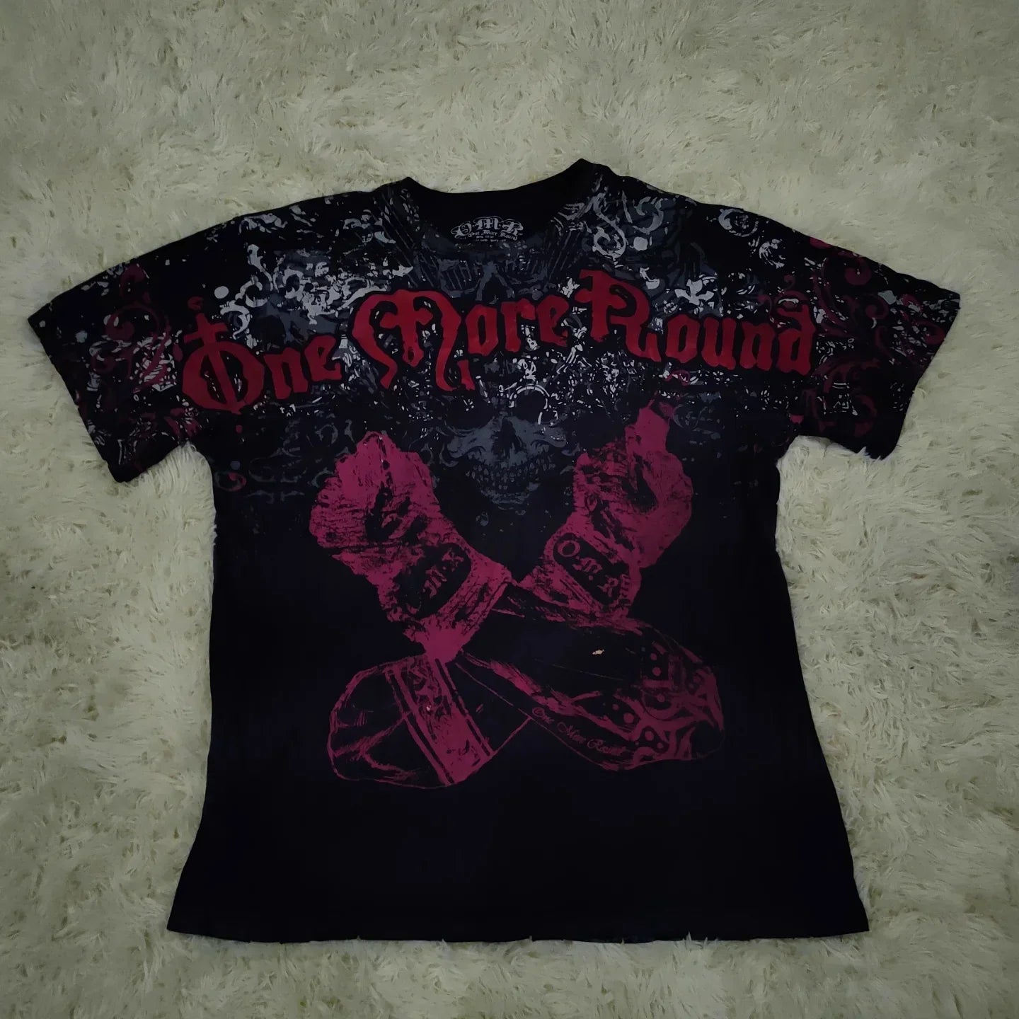 Affliction Gothic Script & Wing Print Tee, Exquisite Streetwear Graphic T - Shirt for Trendsetters