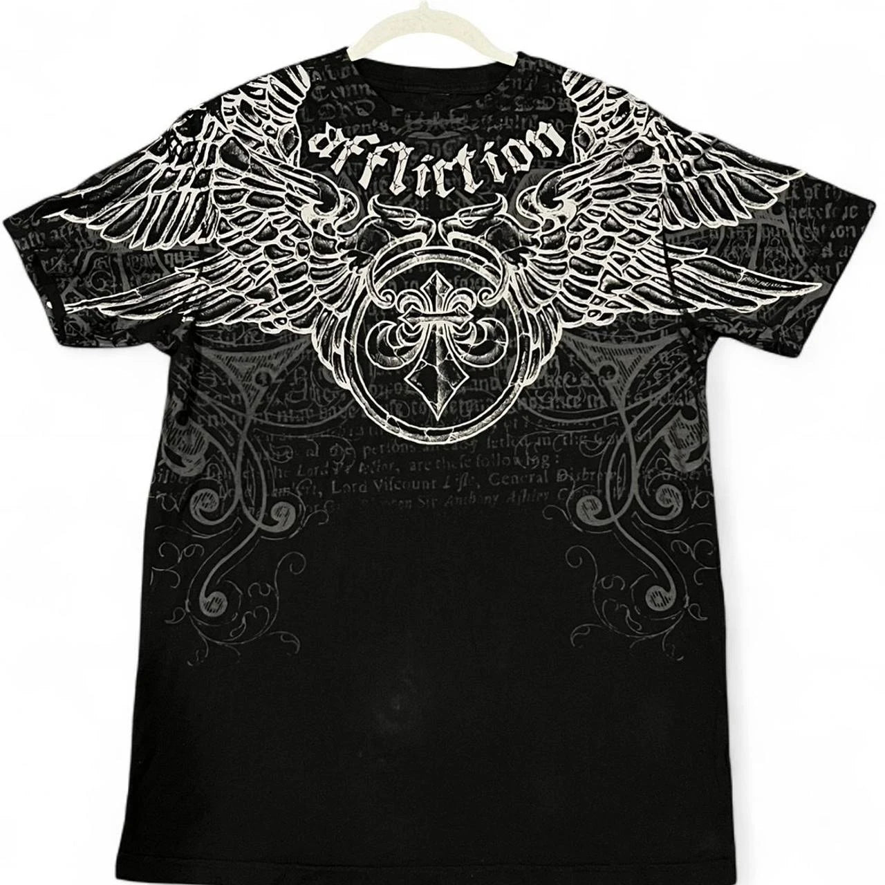 Affliction Gothic Script & Wing Print Tee, Exquisite Streetwear Graphic T - Shirt for Trendsetters
