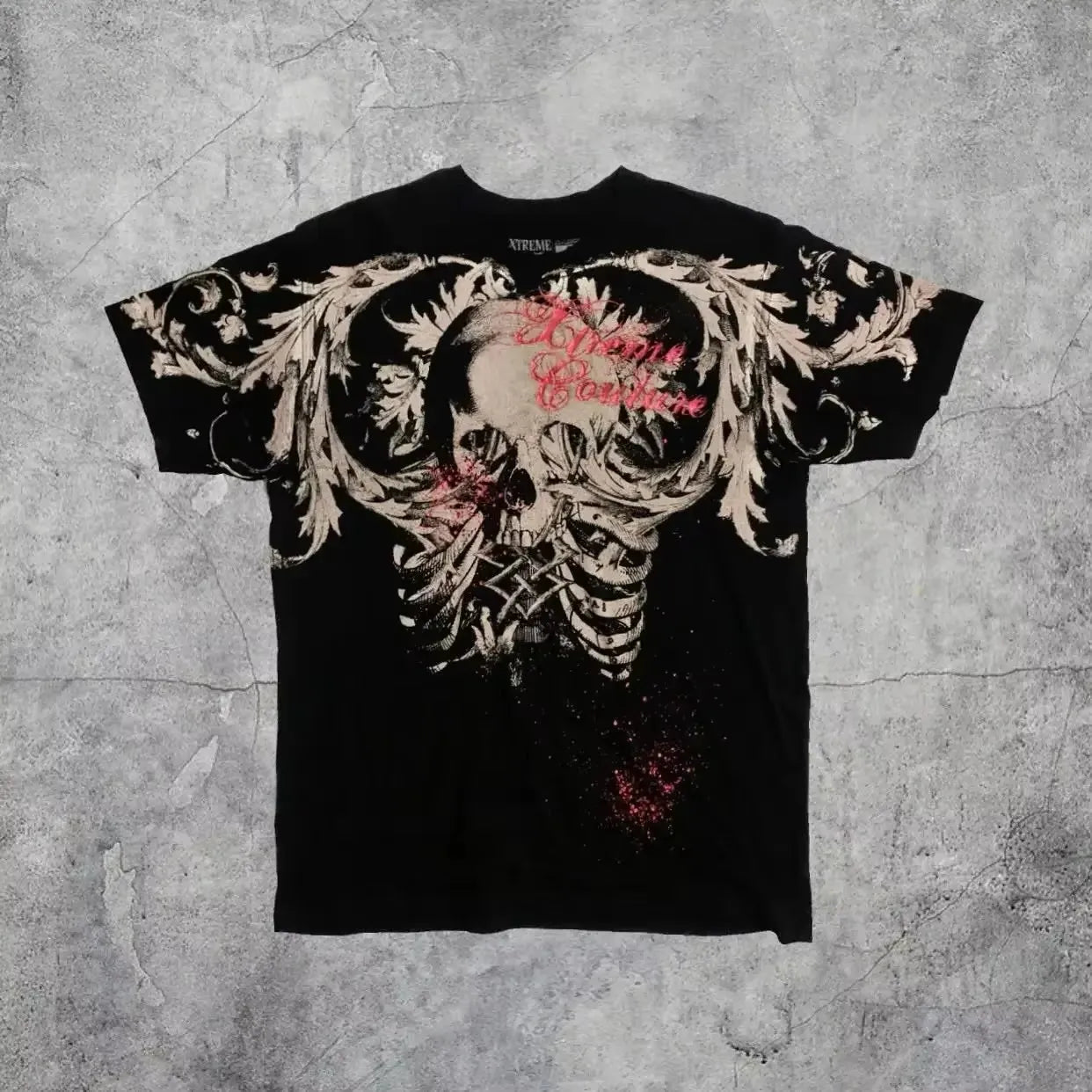 Affliction Gothic Script & Wing Print Tee, Exquisite Streetwear Graphic T - Shirt for Trendsetters