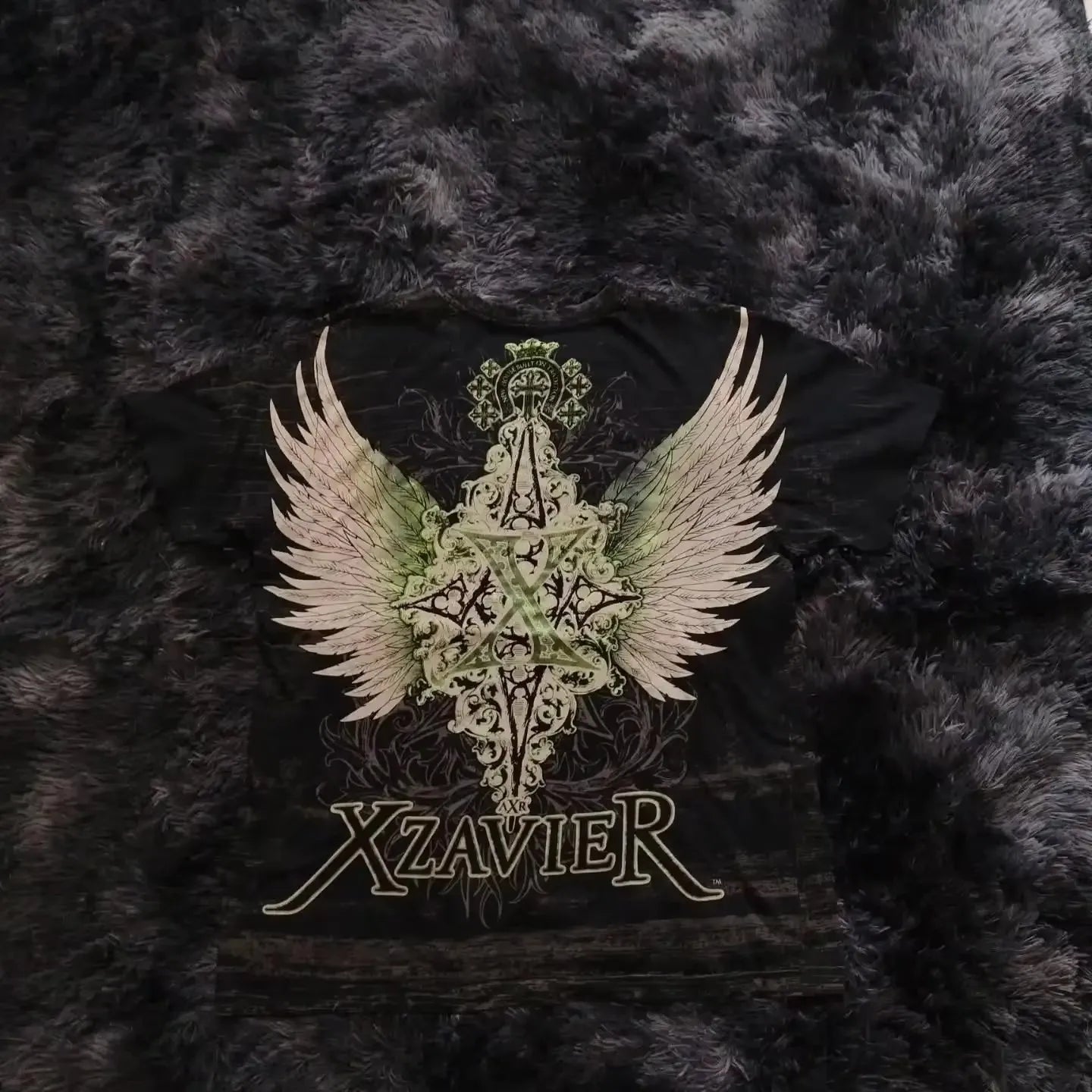 Affliction Gothic Script & Wing Print Tee, Exquisite Streetwear Graphic T - Shirt for Trendsetters