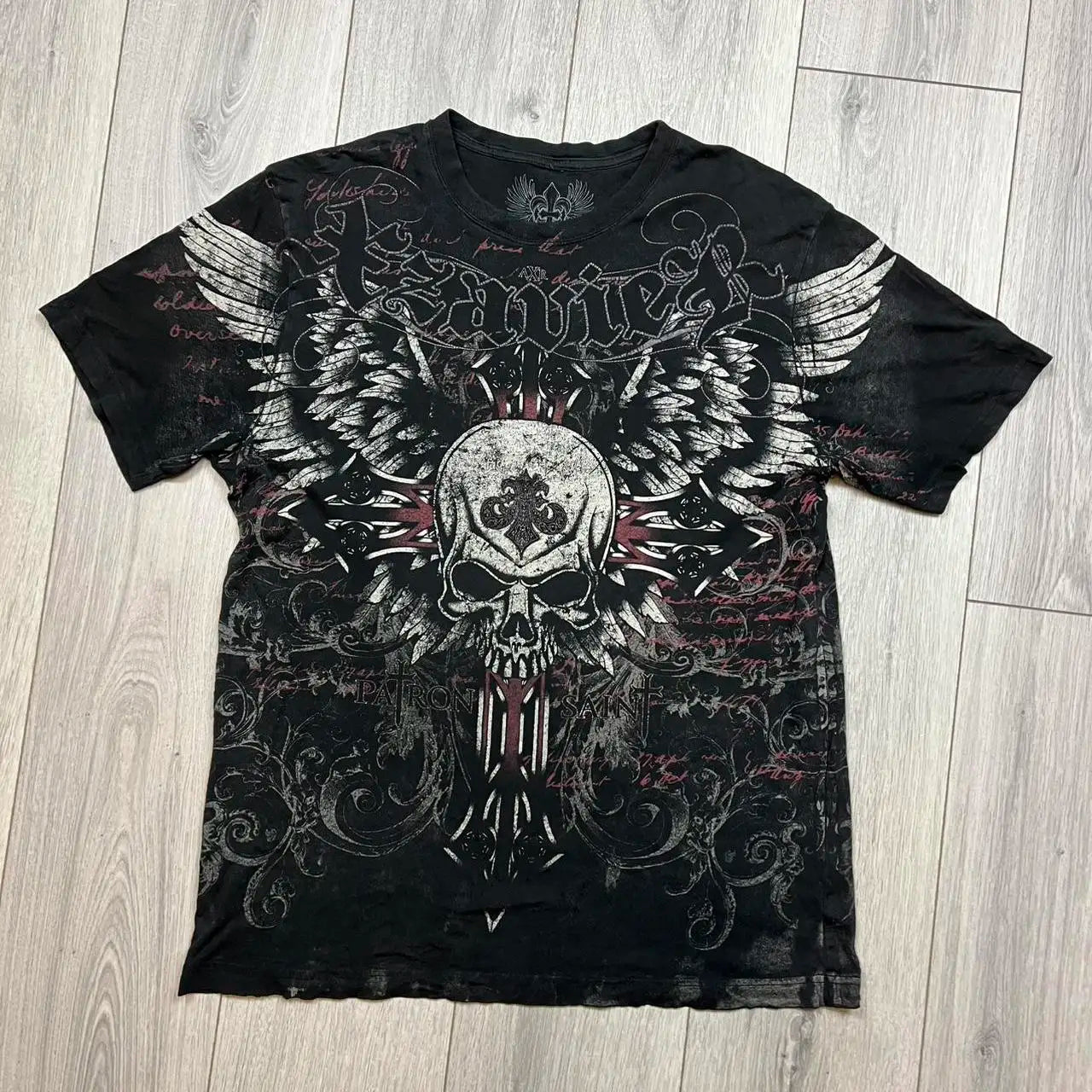 Affliction Gothic Script & Wing Print Tee, Exquisite Streetwear Graphic T - Shirt for Trendsetters