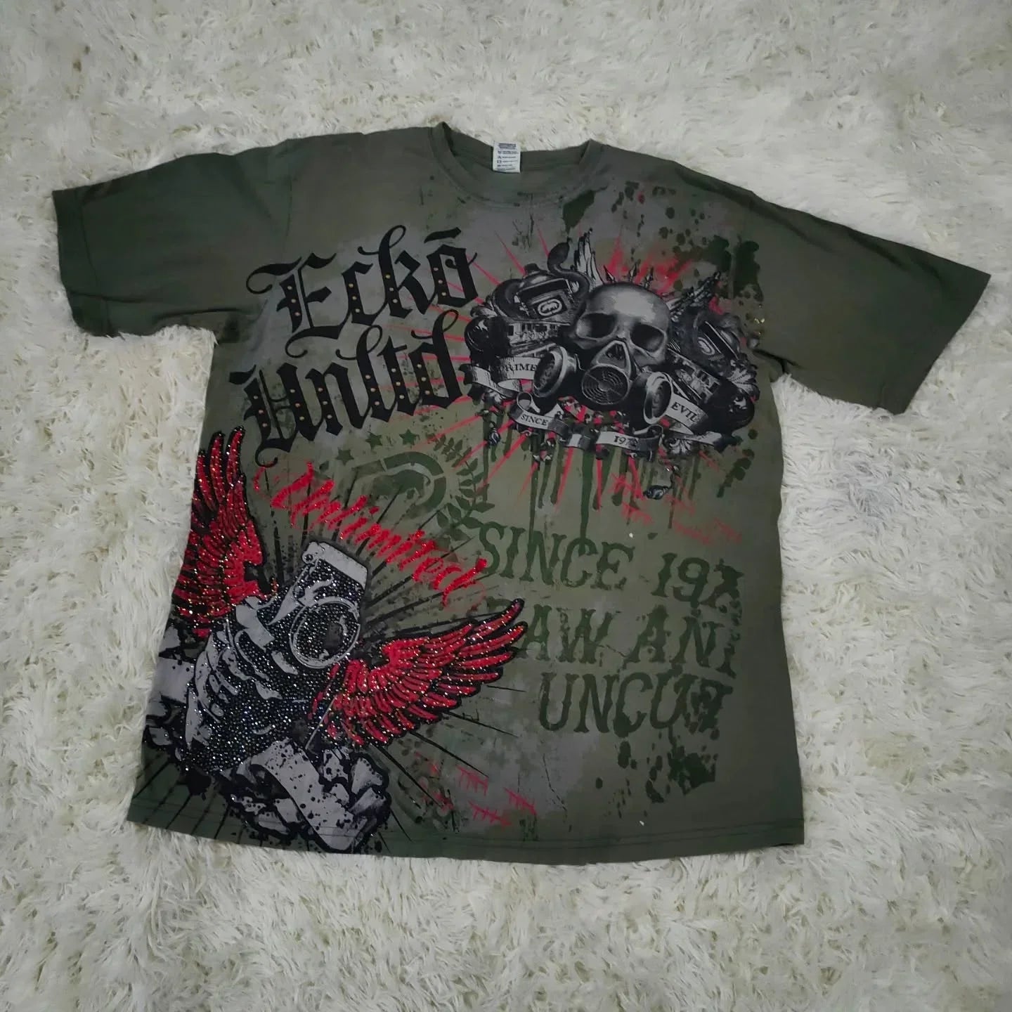 Affliction Gothic Script & Wing Print Tee, Exquisite Streetwear Graphic T - Shirt for Trendsetters