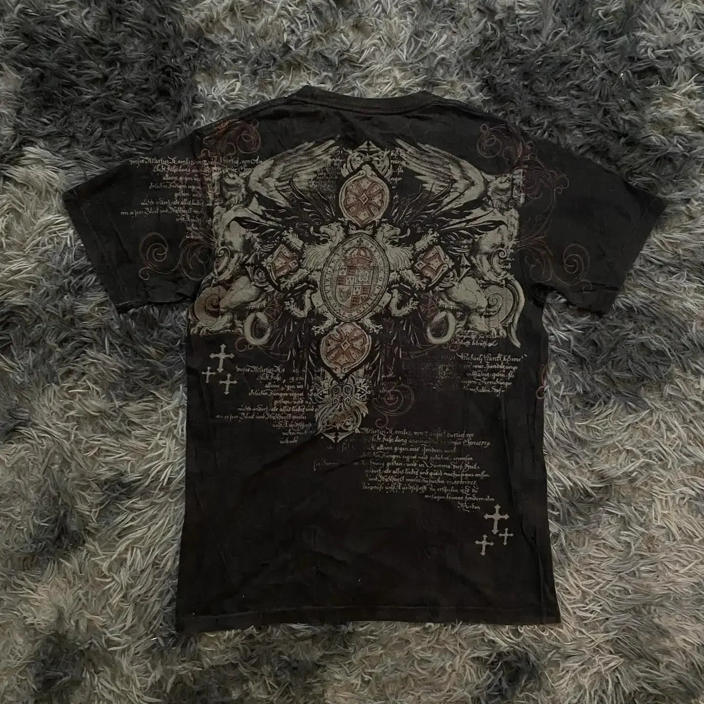 Affliction Gothic Script & Wing Print Tee, Exquisite Streetwear Graphic T - Shirt for Trendsetters